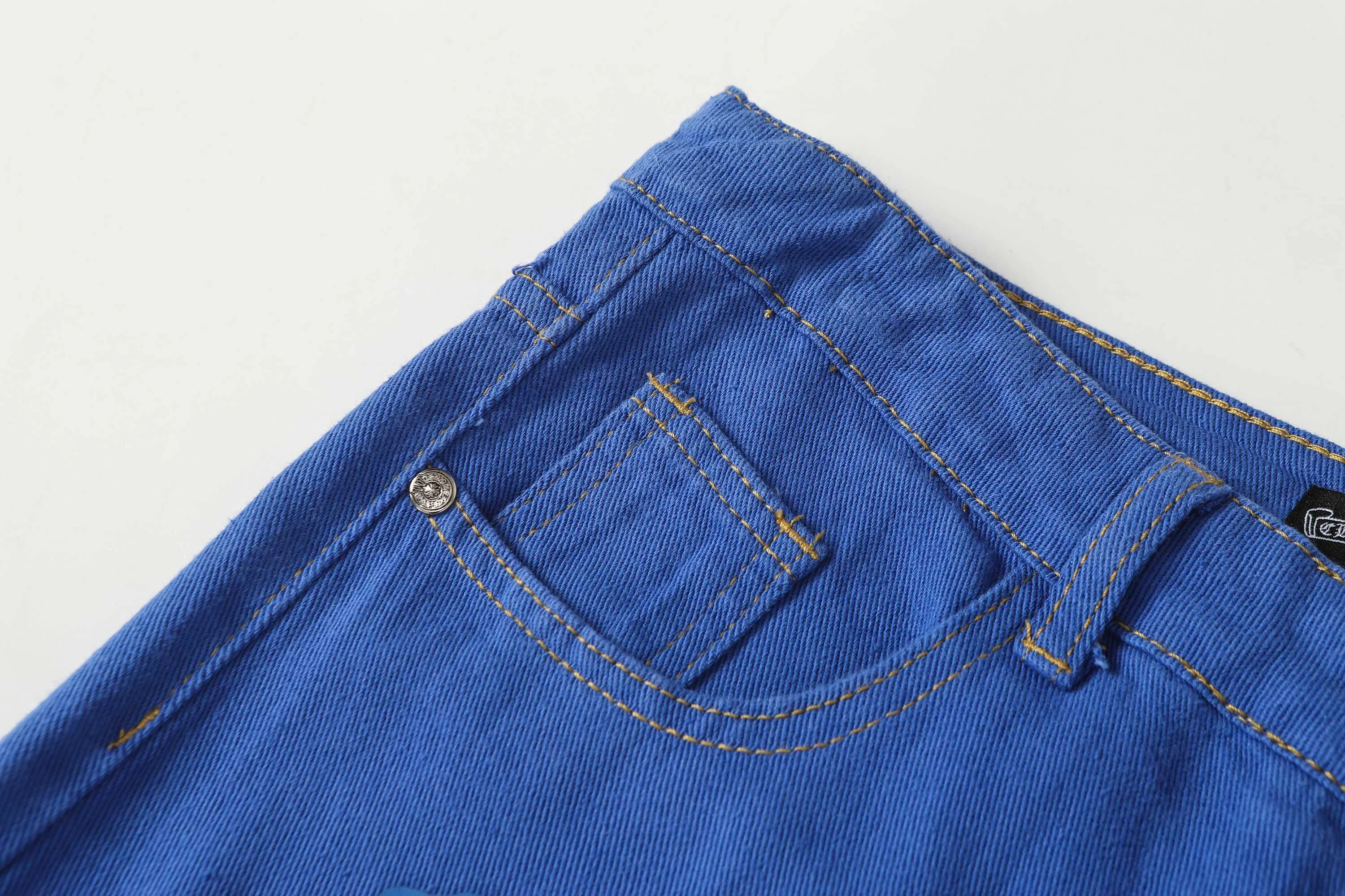 P256 Actual photo [High quality] Coding: LH7408 Color: Picture color Size: S to XXXL - Chrome Hearts/Chrome Hearts Classic colored leather cross washed color cloth unisex denim trousers - Vibe style straight stacked god-level version - Carbon fine bias denim color cloth - Old vintage complete set of hardware - Chrome Hearts high version uses high ounce custom fabrics, enzyme washing and soft color fixation, soft and thick to wear The details are all produced by pure hand polishing and craftsmanship. All-over jacquard fabrics have unique design styles. Multiple processes create a full retro feel. Niche unique non-colliding shirts. Customized old spray-painted buttons. Every detail is crafted with craftsmanship. Size Pants length Waist Hips Unit cm S 98 68 100 M 99 72 104 L 100 76 108 XL 101 80 112 XXL 102 84 116 XXXL 103 88 120